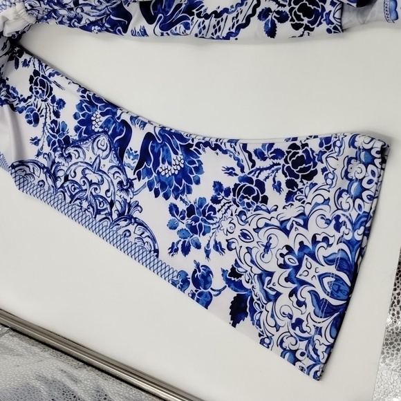 Boston Proper Blue White Floral Print Top V-Neckline Long Sleeve Embellishments - Picture 9 of 9